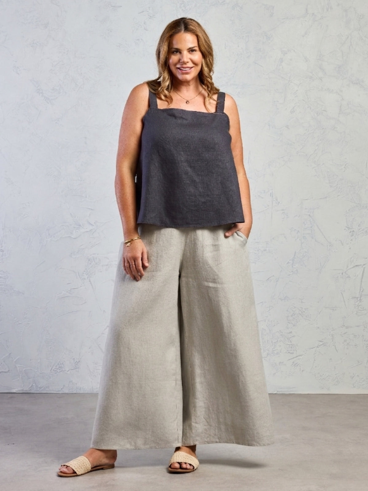 Soella French Linen Top Charcoal